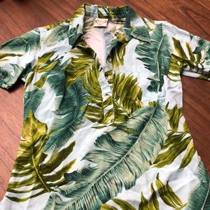 Go Barefoot Hawaiian. Half button up.